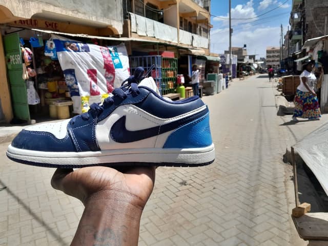 Sneaker